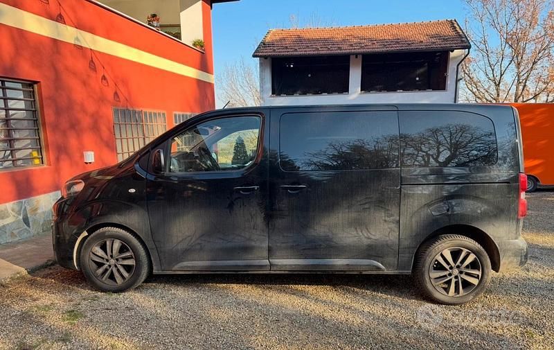 Usata Peugeot Traveller 180 CV (132 kW) 2018 Nero Monovolume