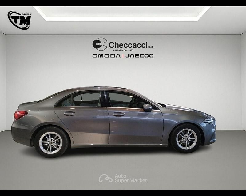 Usata Mercedes A180 Business 116 CV (85 kW) 2019 Gray Berlina