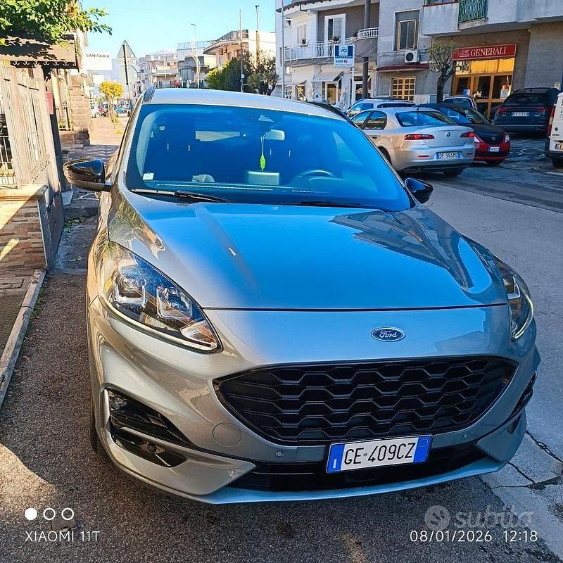 Usata Ford Kuga 120 CV (88 kW) 2021 Marrone SUV