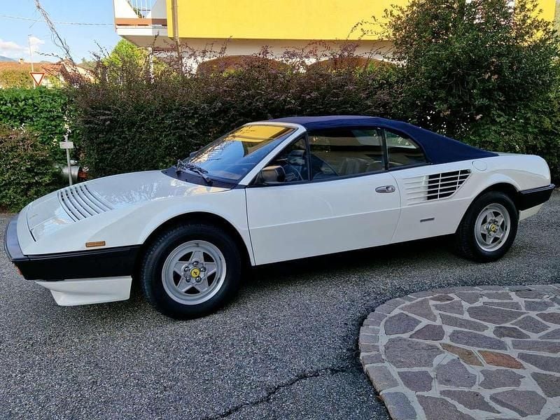 Usata Ferrari Mondial 230 CV (169 kW) 1987 Bianco Cabrio