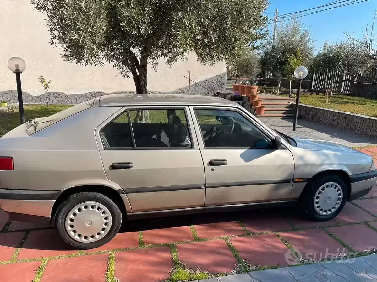 Usata Alfa Romeo 33 107 CV (78 kW) 1990 Grigio Berlina