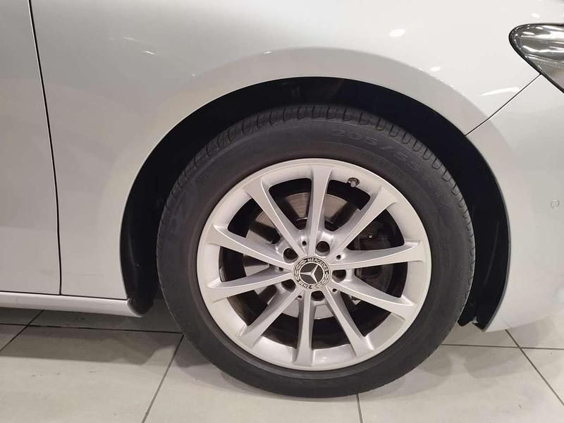 Usata Mercedes B200 150 CV (110 kW) 2019 Argento Monovolume