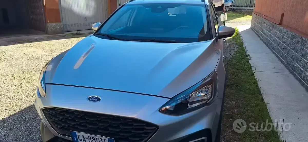 Usata Ford Focus 100 CV (73 kW) 2020 Grigio Station wagon