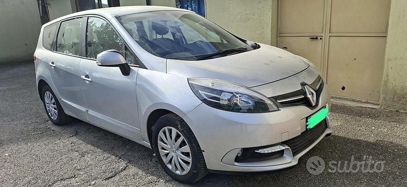 Usata Renault Grand Scénic III 110 CV (80 kW) 2014 Grigio Monovolume