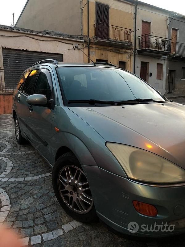 Usata Ford Focus 116 CV (85 kW) 2001 Verde Berlina