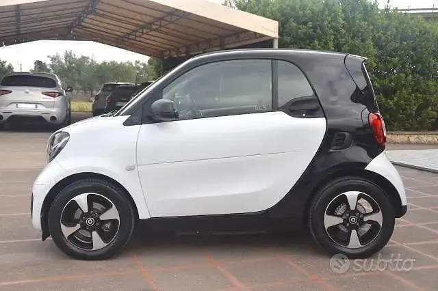 Usata Smart ForTwo Electric Drive Passion 41 kW (56 CV) 2023 Bianco Berlina