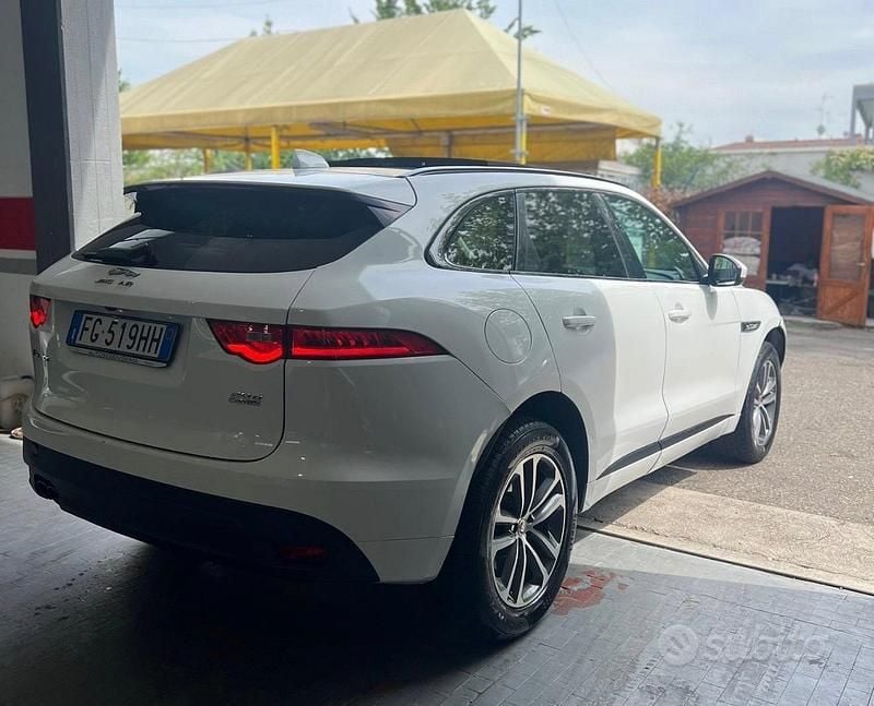 Usata Jaguar F-Pace Portfolio 180 CV (132 kW) 2016 Bianco SUV
