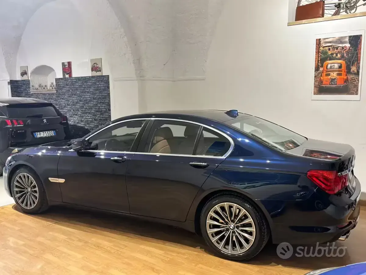 Usata BMW 730 245 CV (180 kW) 2010 Blu Berlina