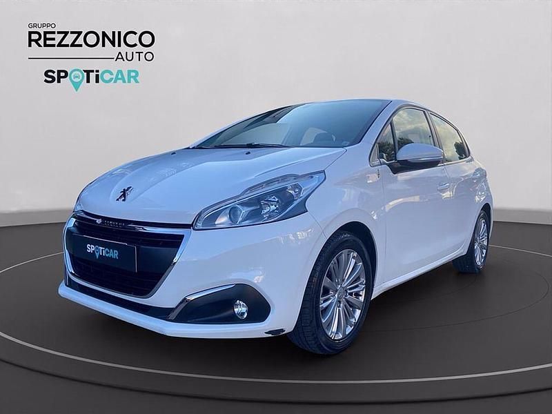 Usata Peugeot 208 Active 82 CV (60 kW) 2019 Bianco pastello Utilitaria