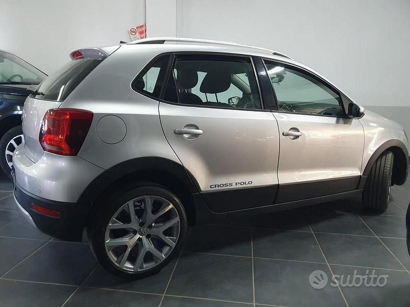 Usata VW Polo Cross 90 CV (66 kW) 2016 Grigio Utilitaria