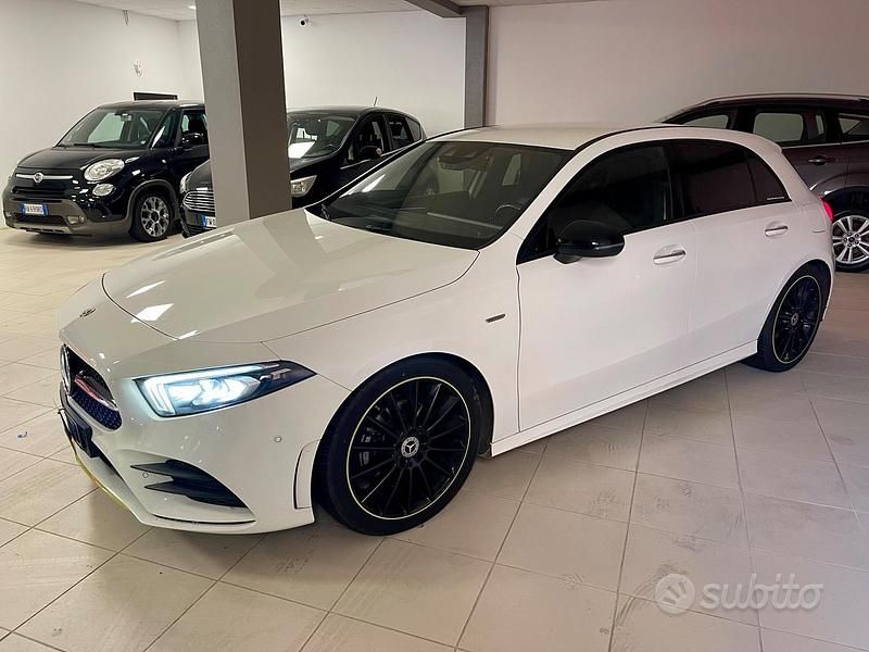 Usata Mercedes A180 AMG 108 CV (79 kW) 2018 Bianco Berlina
