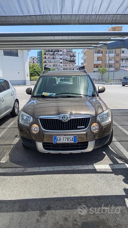 Marrone Usata 2013 Skoda Yeti SUV | 4800 € (Buon prezzo) - Immagine 1/4
