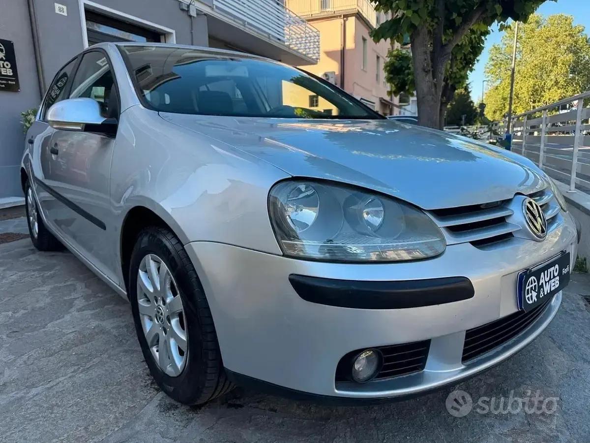 Usata VW Golf IV 75 CV (55 kW) 2004 Grigio Berlina