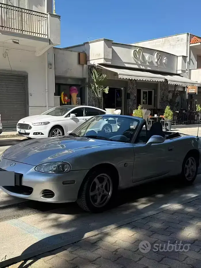 Usata Mazda MX5 110 CV (80 kW) 2001 Grigio Cabrio