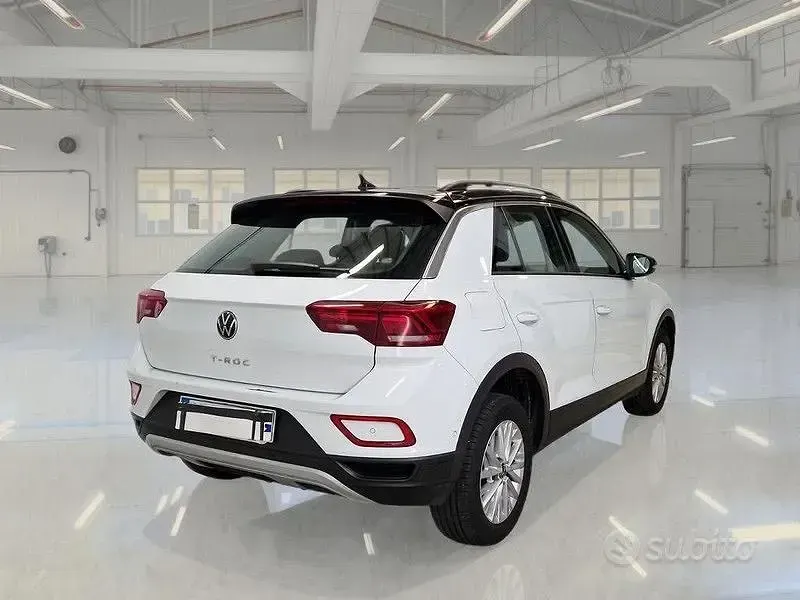Usata VW T-Roc Life 115 CV (84 kW) 2023 Bianco SUV