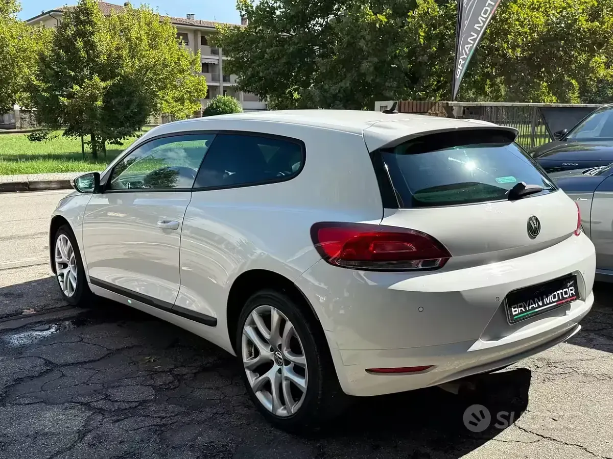 Usata VW Scirocco 160 CV (117 kW) 2009 Bianco Coupé