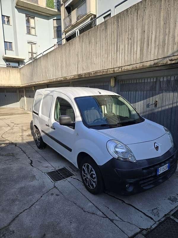 Usata Renault Kangoo Expression 90 CV (66 kW) 2010 Furgone