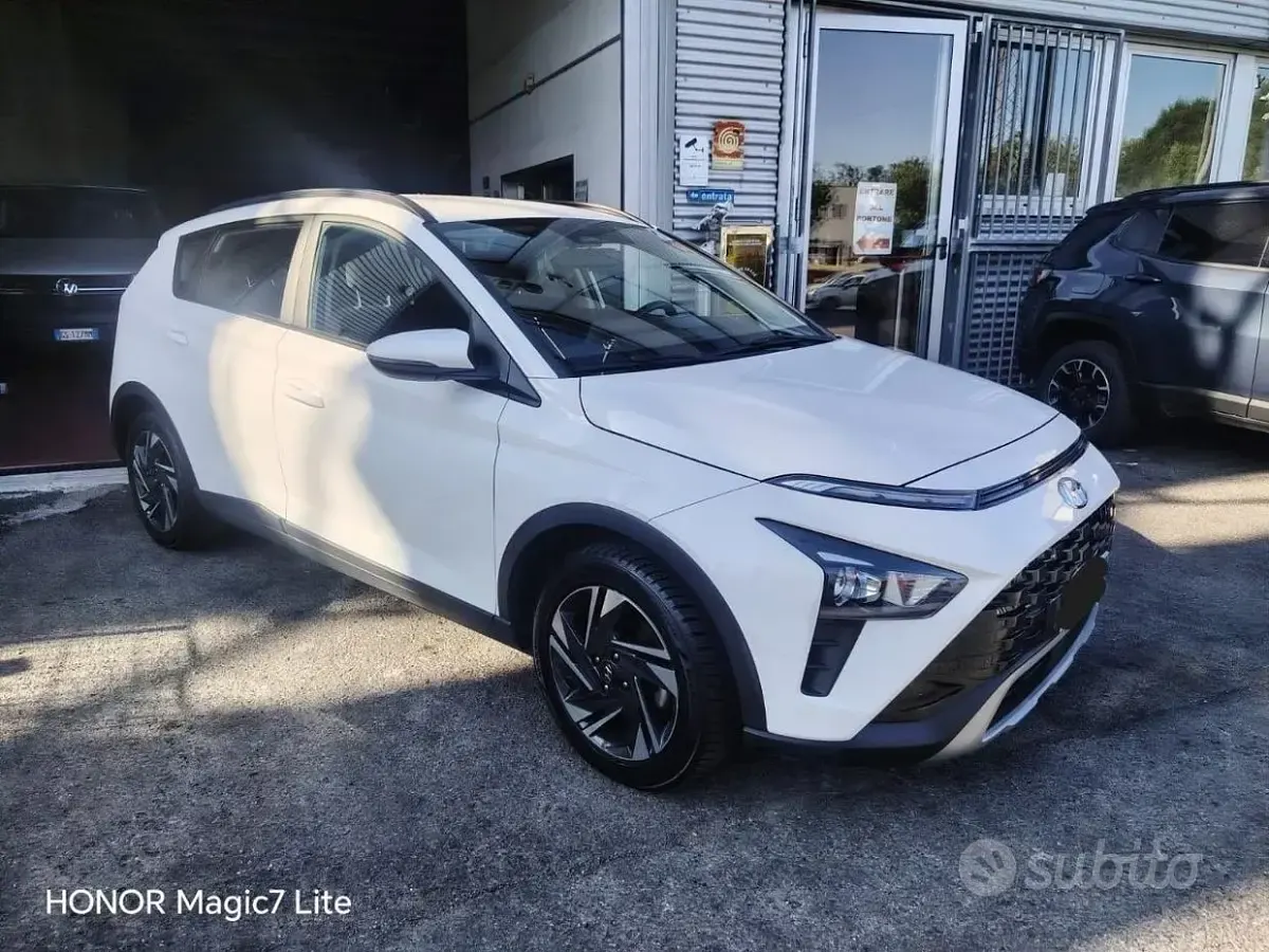 Usata Hyundai Bayon 84 CV (61 kW) 2023 Bianco SUV