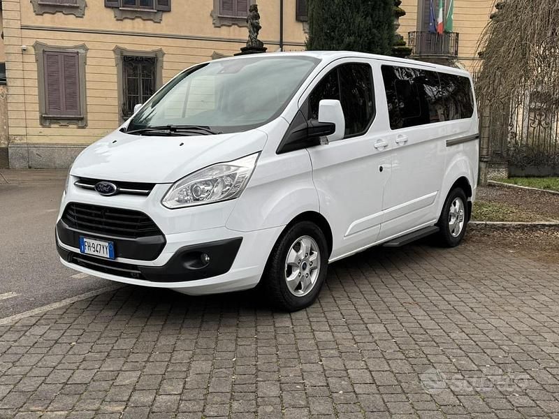 Usata Ford Tourneo Titanium 170 CV (125 kW) 2017 Bianco Monovolume