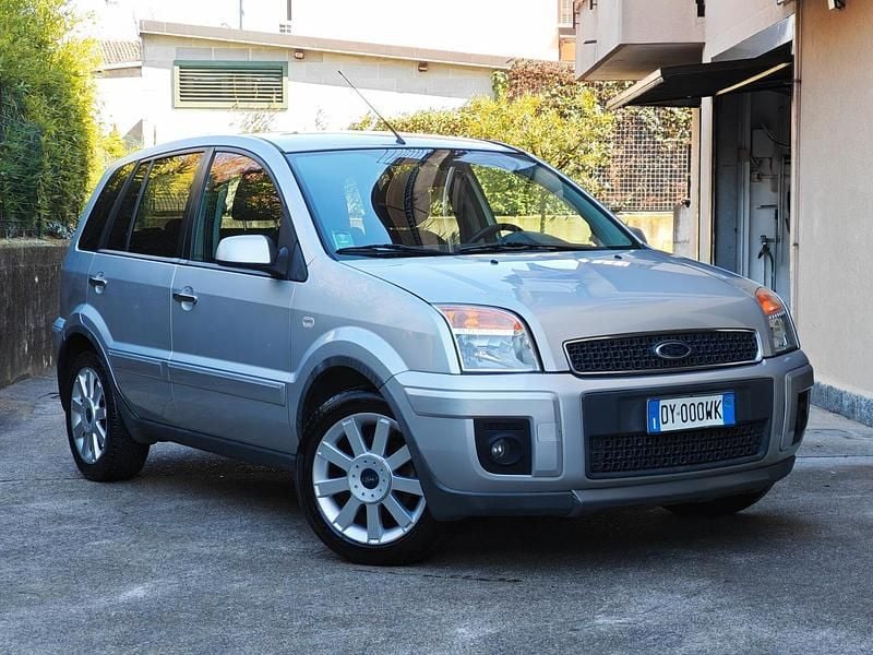 Usata Ford Fusion 80 CV (58 kW) 2009 Argento Utilitaria