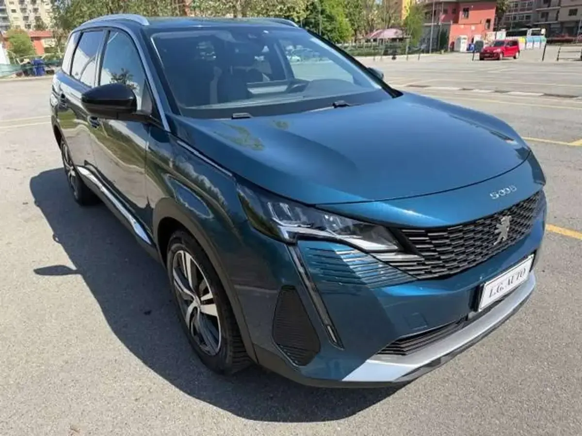 Usata Peugeot 5008 Allure 131 CV (96 kW) 2022 Verde SUV
