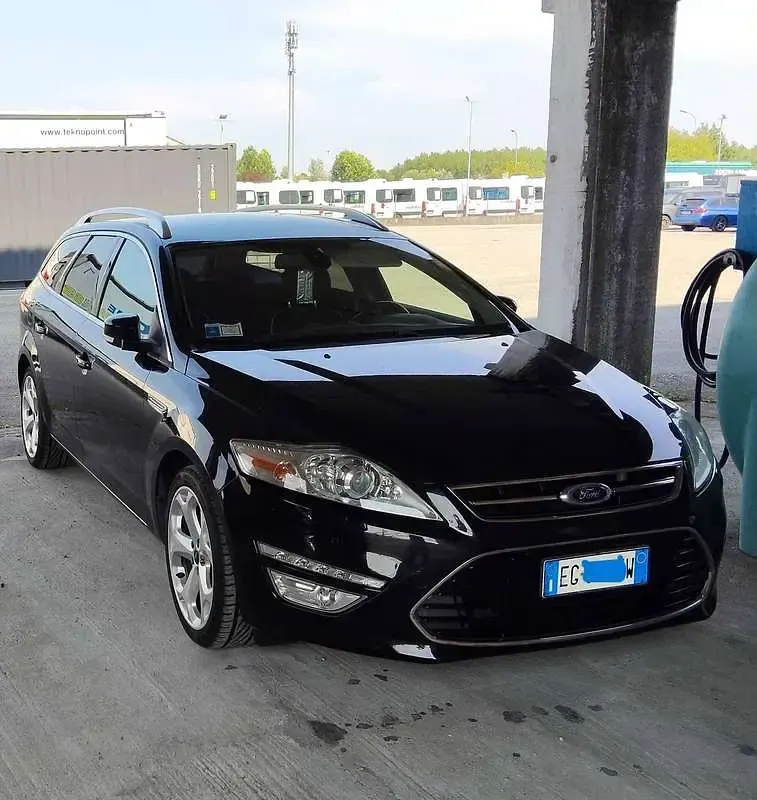 Usata Ford Mondeo Titanium 163 CV (119 kW) 2011 Nero Station wagon