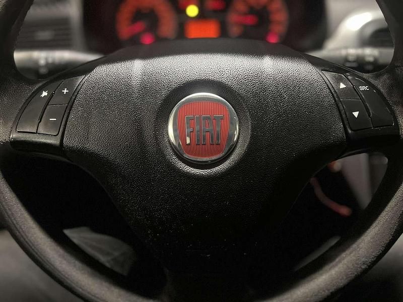 Usata Fiat Grande Punto 69 CV (50 kW) 2012 Other Utilitaria