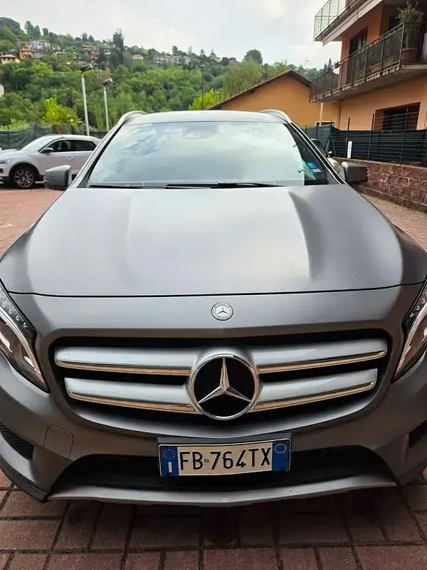 Usata Mercedes GLA200 Premium 136 CV (100 kW) 2016 Grigio SUV
