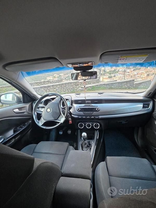 Usata Alfa Romeo Giulietta 140 CV (102 kW) 2012 Utilitaria