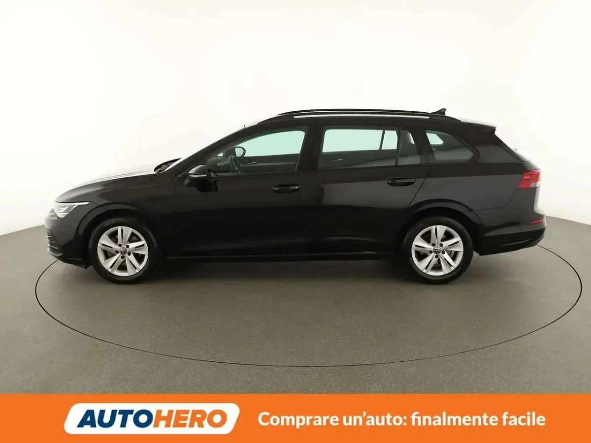 Usata VW Golf VII Life 131 CV (96 kW) 2021 Nero Utilitaria