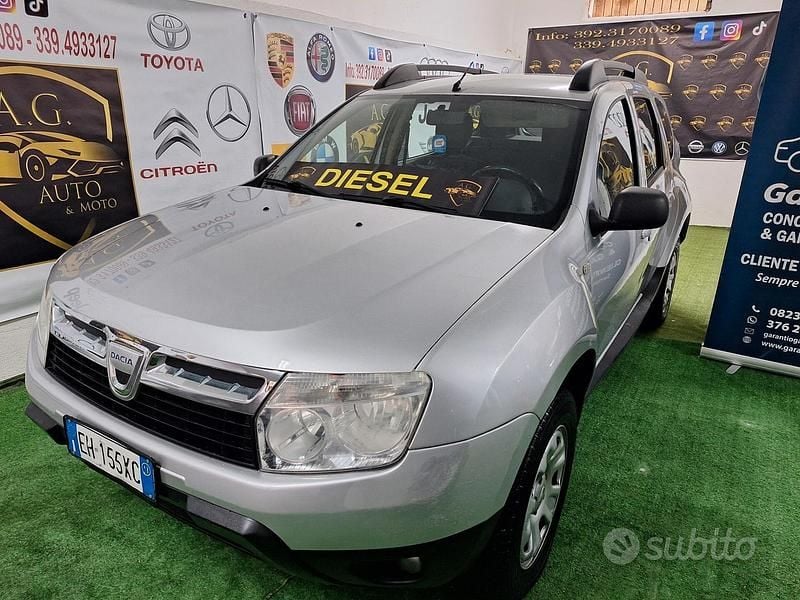 Usata Dacia Duster Lauréate 90 CV (66 kW) 2011 Grigio SUV