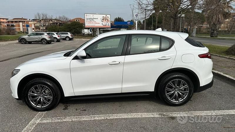 Usata Alfa Romeo Stelvio 190 CV (139 kW) 2019 Bianco SUV