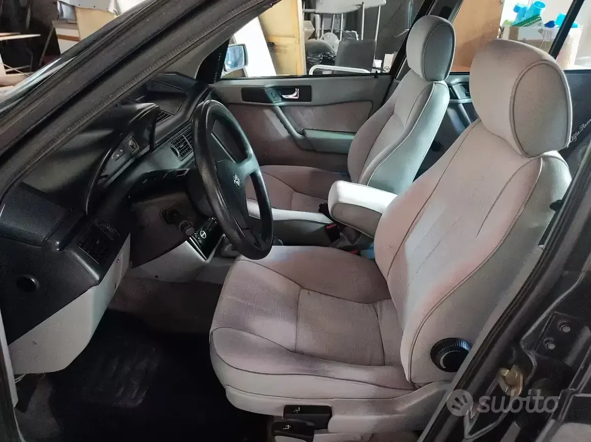 Usata Alfa Romeo 155 126 CV (92 kW) 1995 Blu Berlina