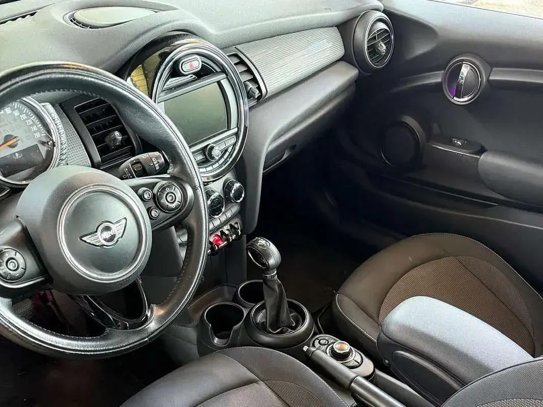 Usata Mini Cooper D 111 CV (81 kW) 2017 Beige Utilitaria