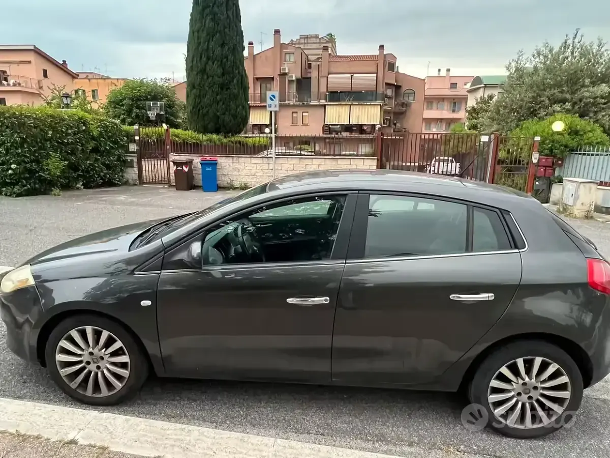 Usata Fiat Bravo Easy 120 CV (88 kW) 2012 Grigio Utilitaria