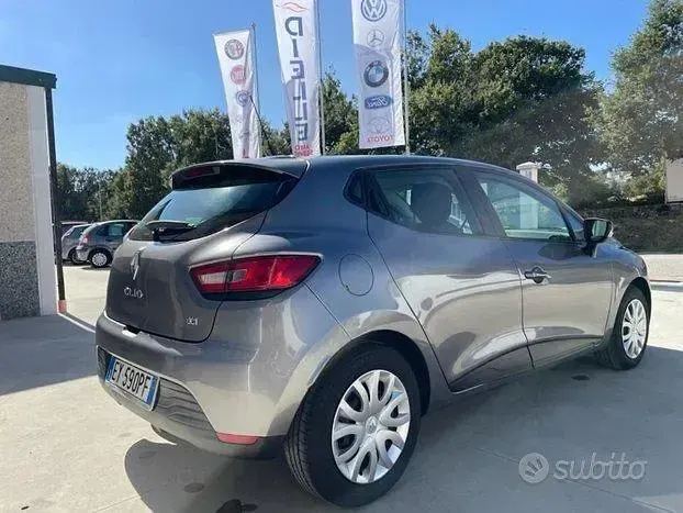 Usata Renault Clio IV 90 CV (66 kW) 2015 Grigio Berlina