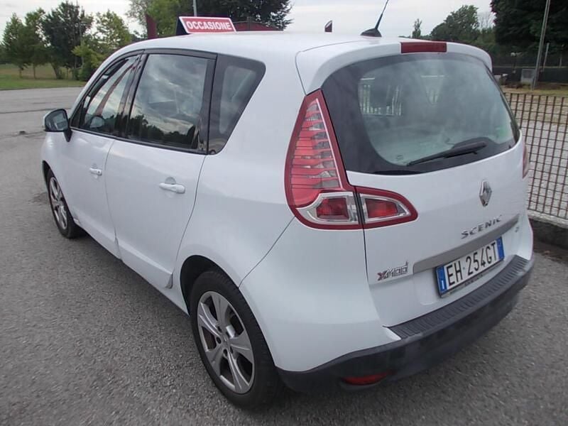 Usata Renault Scénic III Dynamique 110 CV (80 kW) 2011 Bianco Monovolume