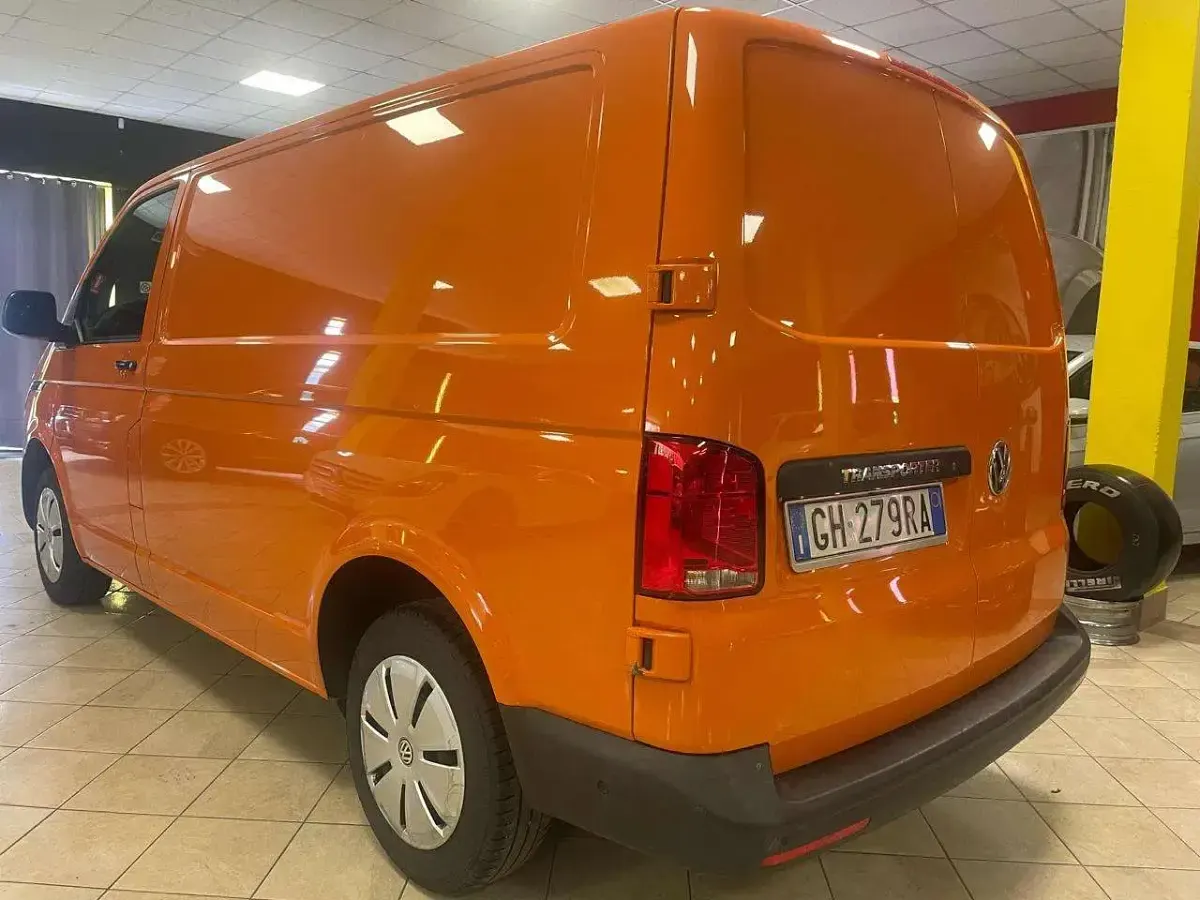 Usata VW Transporter 110 CV (80 kW) 2022 Arancione Furgone