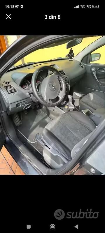 Usata Renault Mégane II 2004 Giallo Berlina