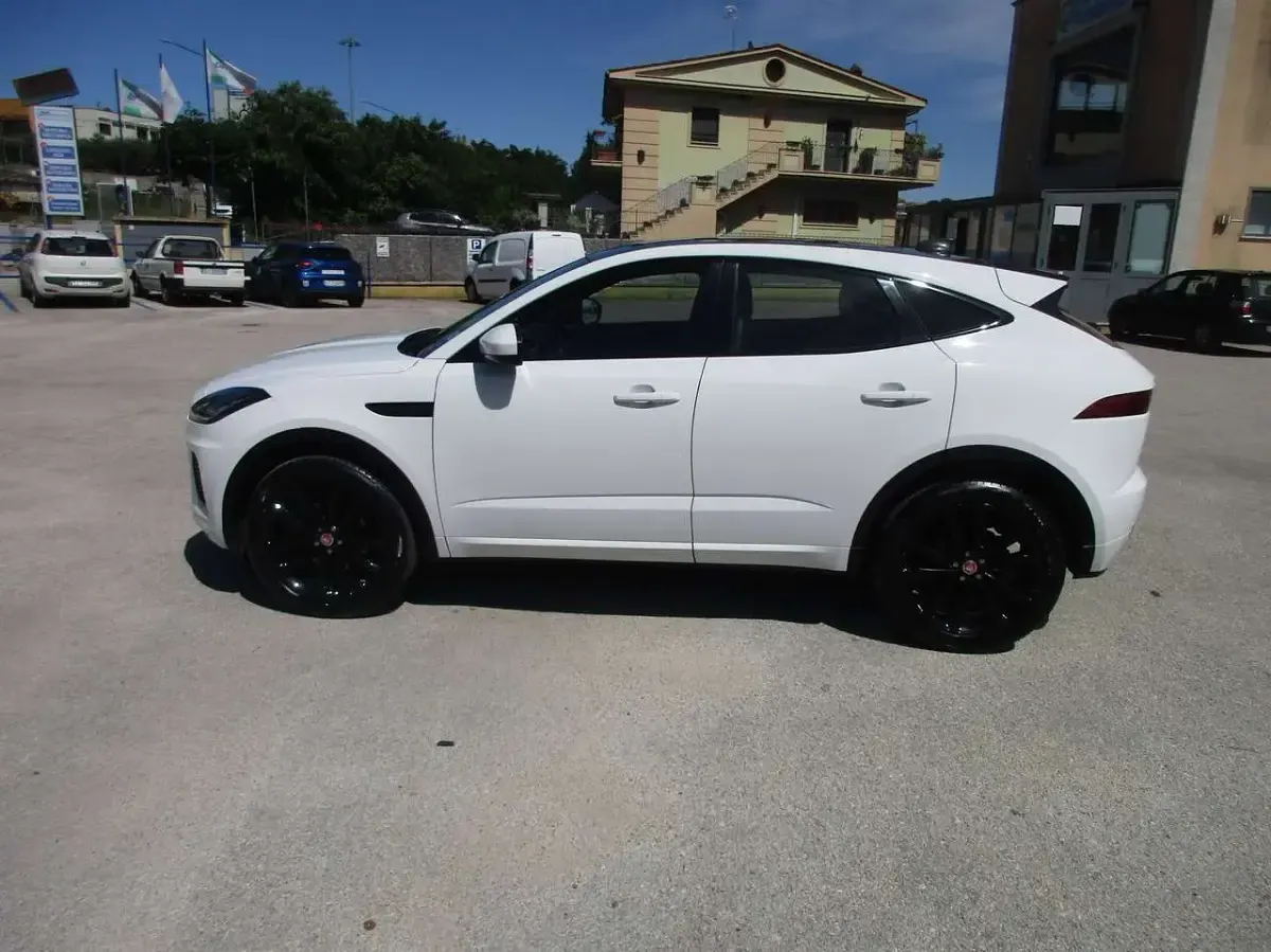 Usata Jaguar E-Pace R-Dynamic 150 CV (110 kW) 2020 Bianco SUV