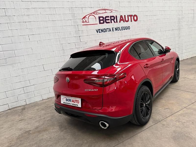 Usata Alfa Romeo Stelvio Business 160 CV (117 kW) 2019 Rosso SUV