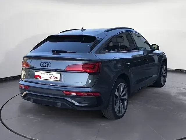 Usata Audi Q5 Sportback Ambiente 204 CV (150 kW) 2024 Grigio SUV