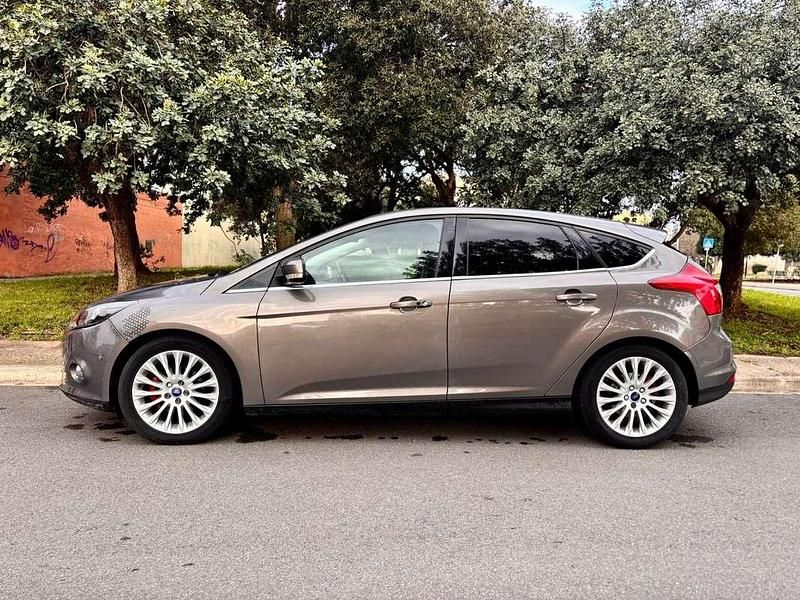 Usata Ford Focus Titanium 116 CV (85 kW) 2011 Grigio Berlina