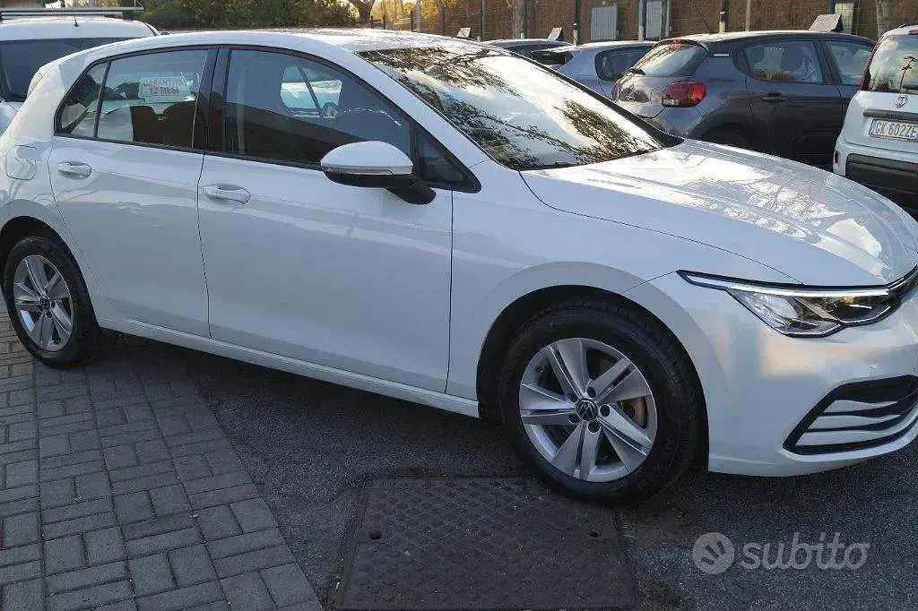 Usata VW Golf VIII Life 110 CV (80 kW) 2021 Bianco Berlina