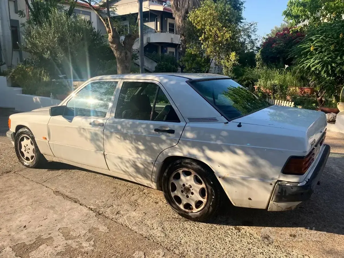 Usata Mercedes 190 75 CV (55 kW) 1990 Berlina