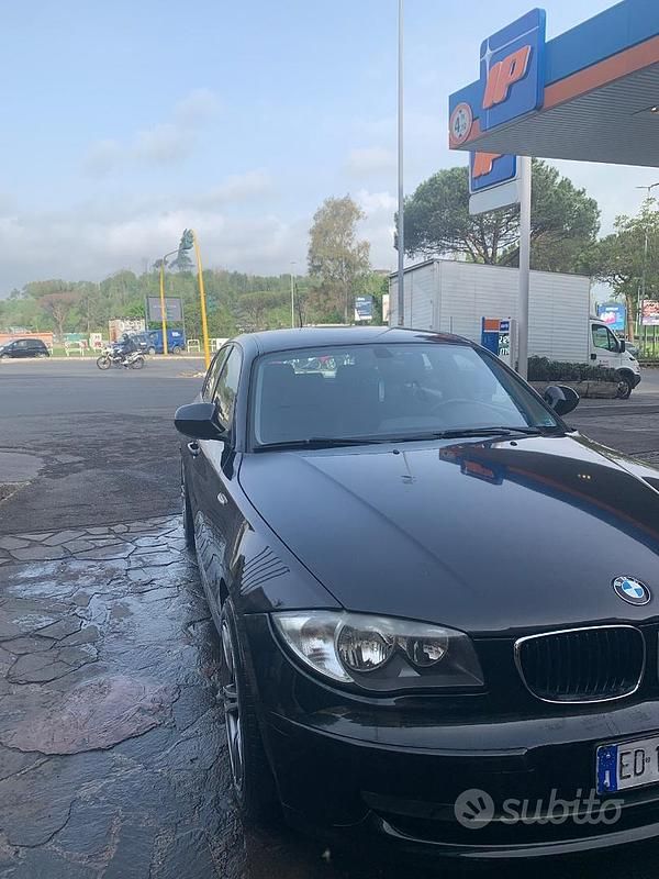 Begagnad BMW 2000 2010 Svart Sedan
