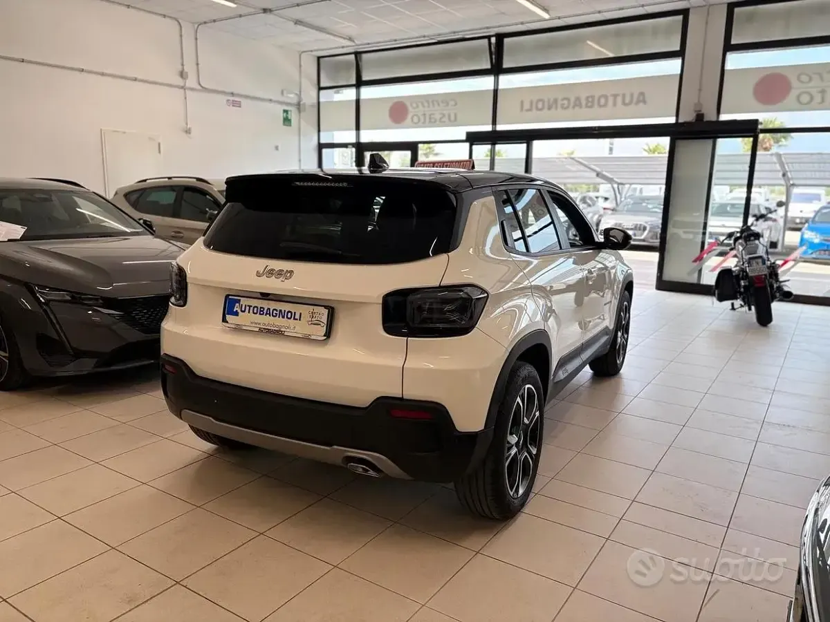 Usata Jeep Avenger Summit 101 CV (74 kW) 2023 Bianco SUV