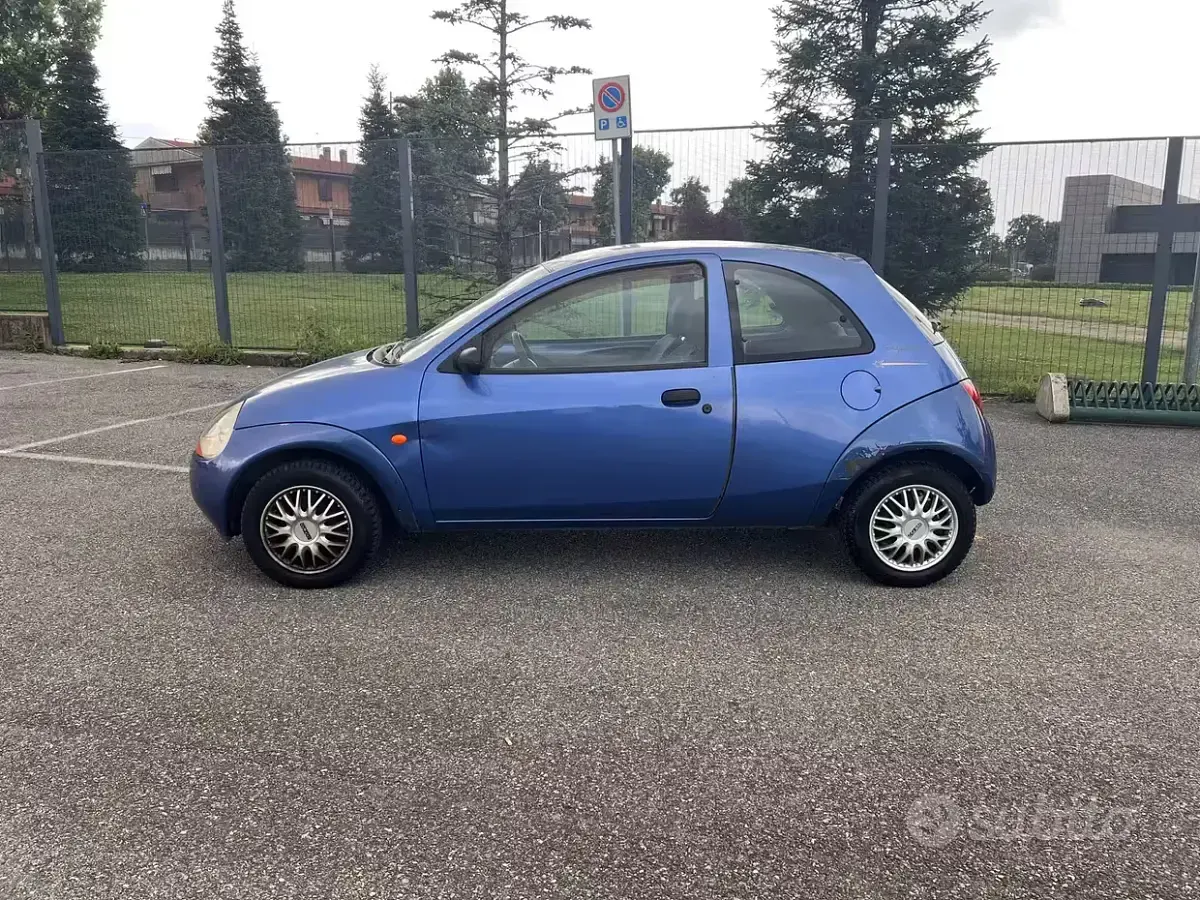 Usata Ford Ka Collection 60 CV (44 kW) 1998 Bluazzurro Utilitaria