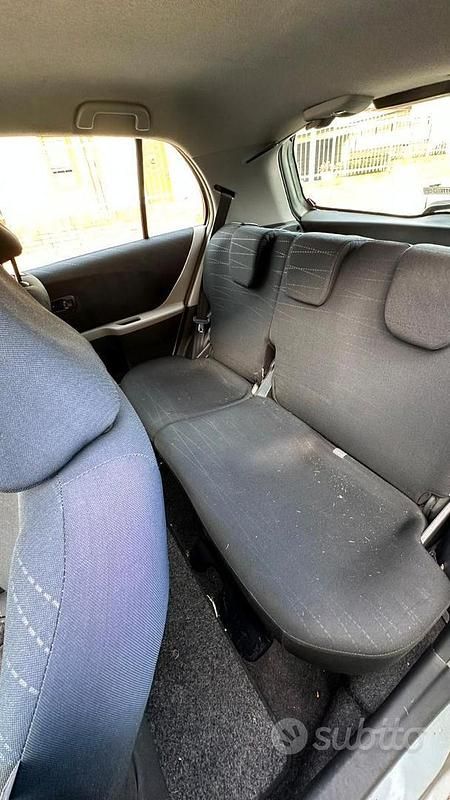 Usata Toyota Yaris Sol 87 CV (63 kW) 2007 Grigio Utilitaria