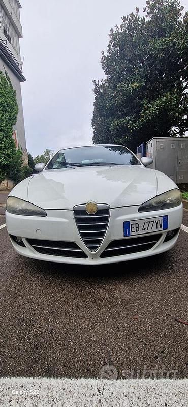 Bianco Usata 2010 Alfa Romeo 147 Due volumi | 2300 € (Buon prezzo) - Immagine 1/4